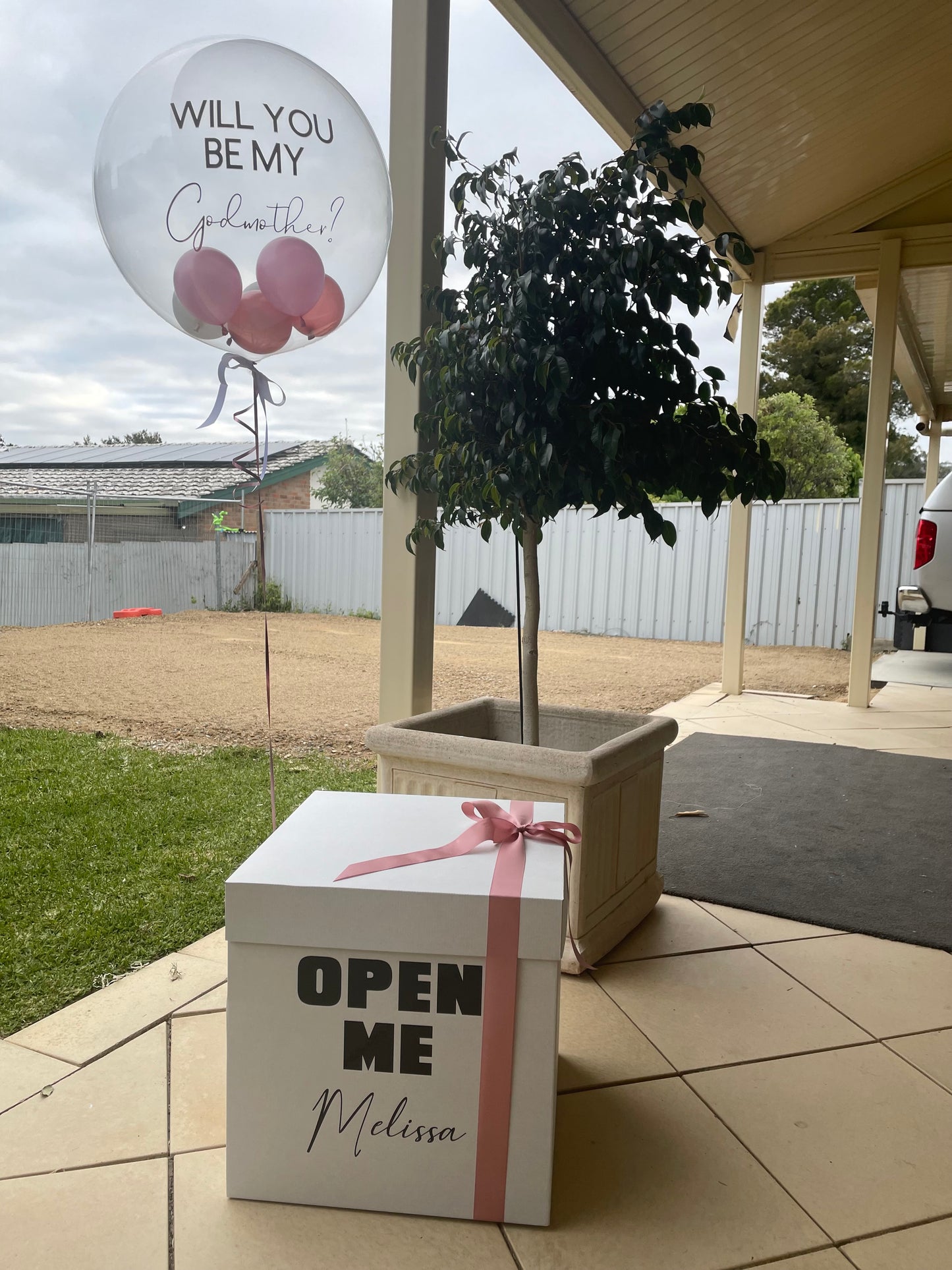 OPEN ME clear balloon box with lid